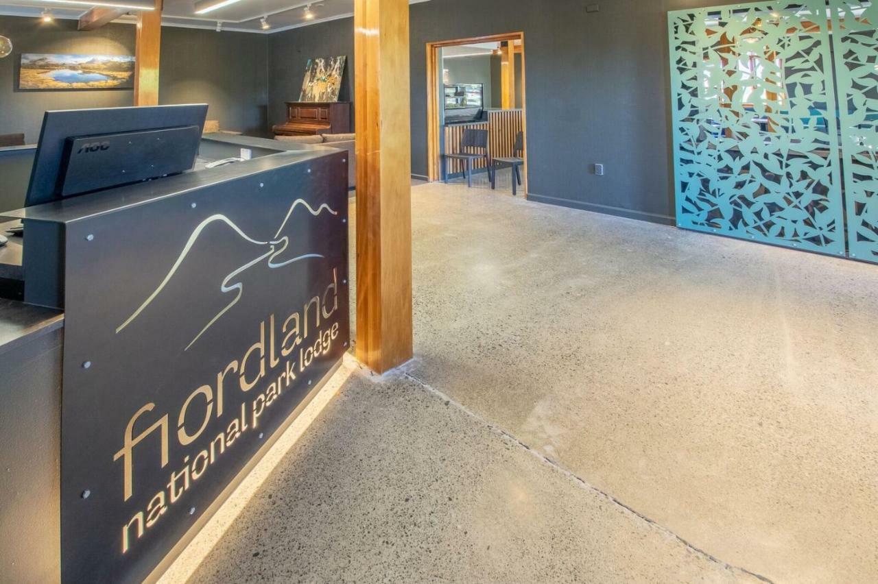 A Pousada Lone Moose Backpackers Te Anau Exterior foto