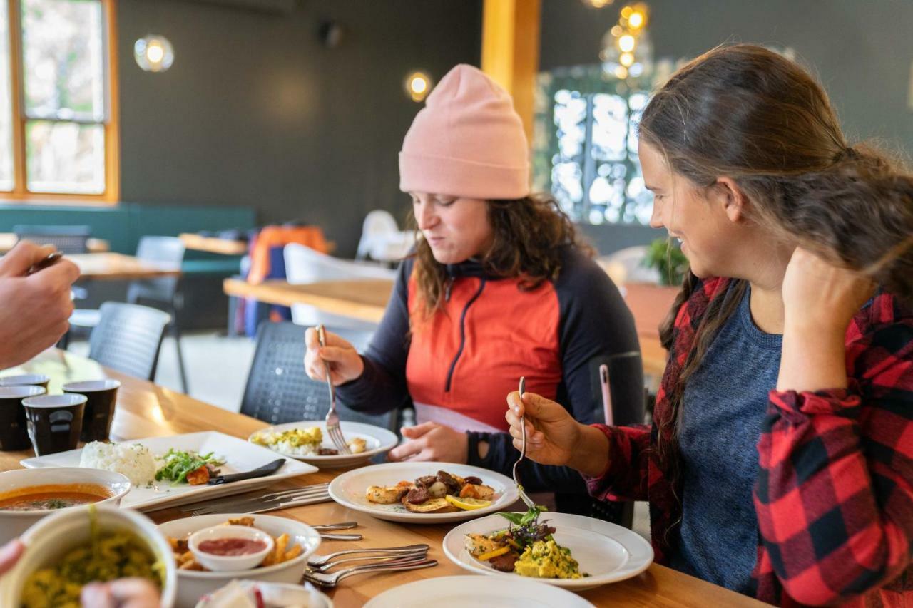 A Pousada Lone Moose Backpackers Te Anau Exterior foto