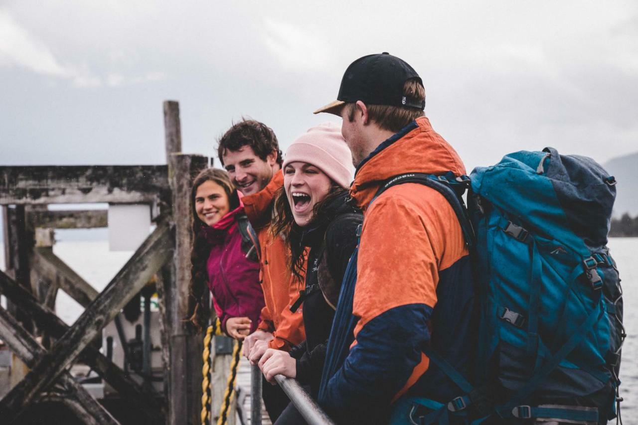 A Pousada Lone Moose Backpackers Te Anau Exterior foto