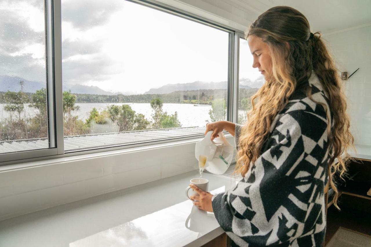 A Pousada Lone Moose Backpackers Te Anau Exterior foto