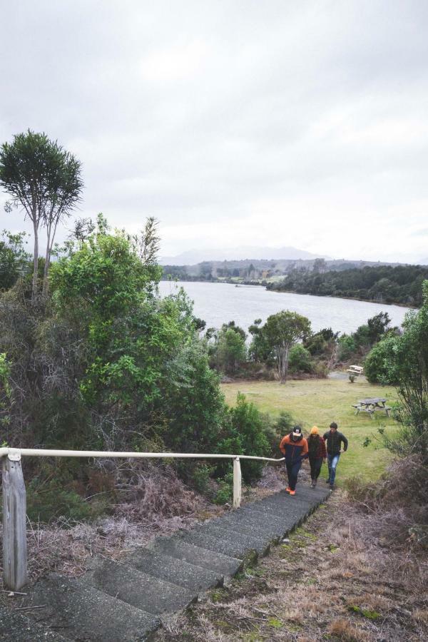 A Pousada Lone Moose Backpackers Te Anau Exterior foto